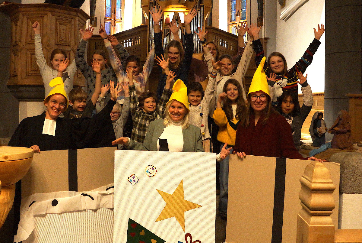 Bild_1_Gruppenbild_mit_Bildausschnitt .JPG