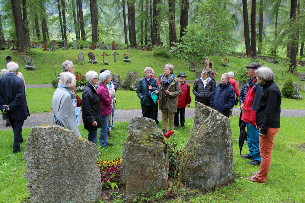 Ausflug Waldfriedhof – 19801.jpg