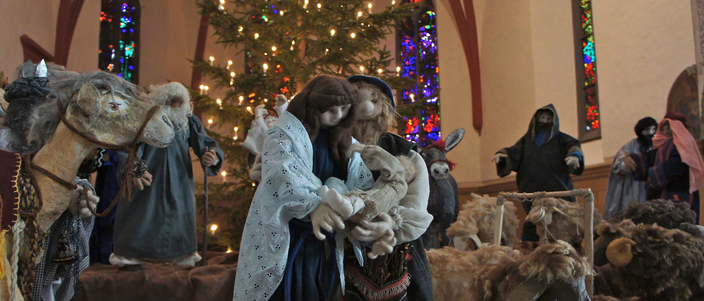 Wir wünschen eine gesegnete Adventszeit und & frohe Festtage